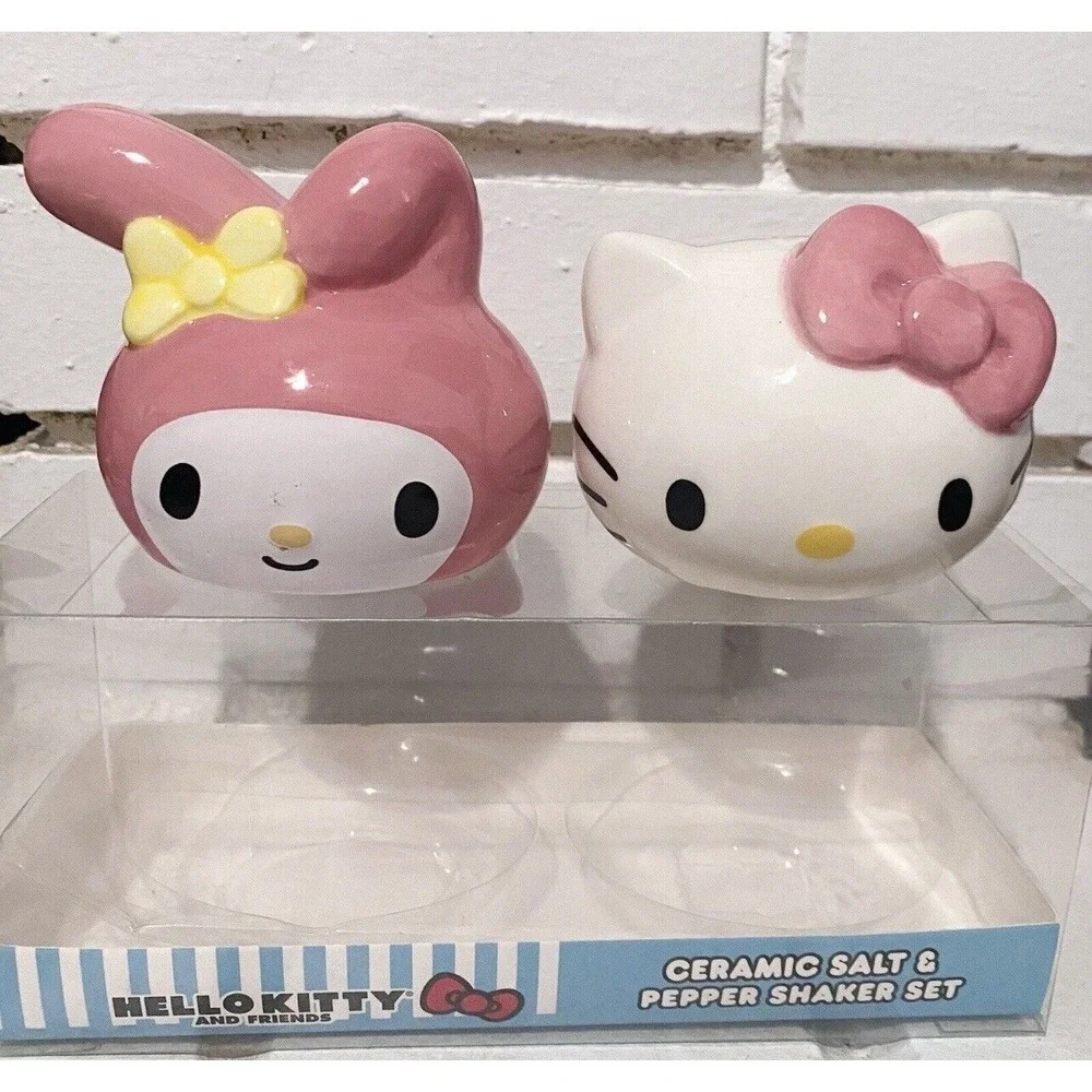 Hello Kitty And Friends Ceramic Salt And Pepper Shakers Pink White Round‎ NEW